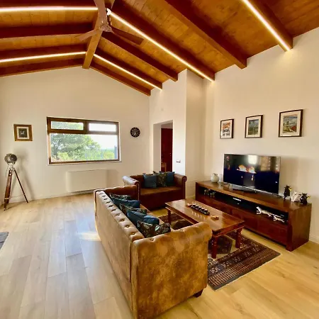 Villa New Entire With Pool And Sea Views *