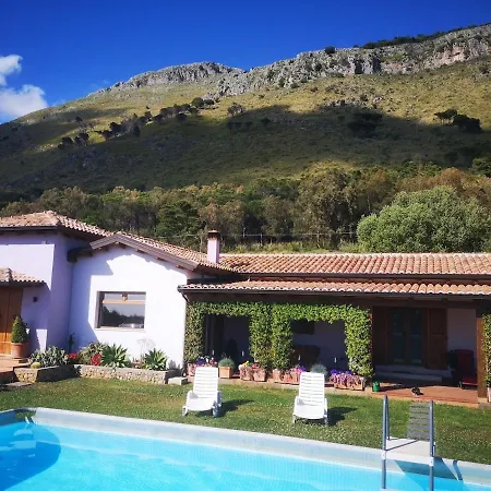 New Entire With Pool And Sea Views *