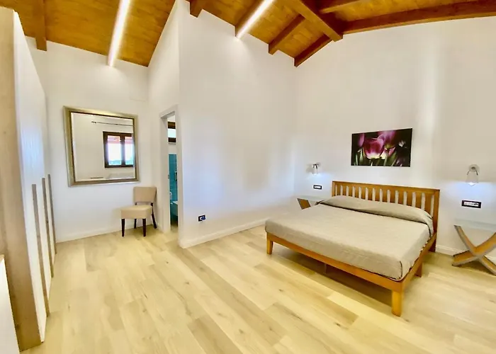 Villa New Entire With Pool And Sea Views