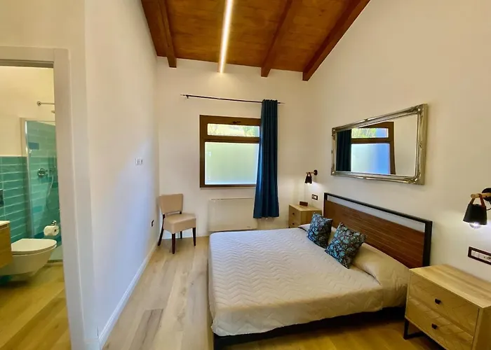 Villa New Entire With Pool And Sea Views