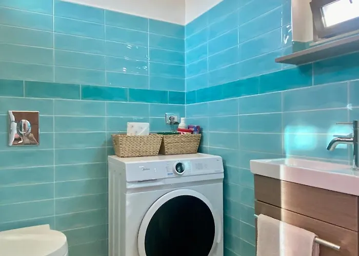 New Entire With Pool And Sea Views