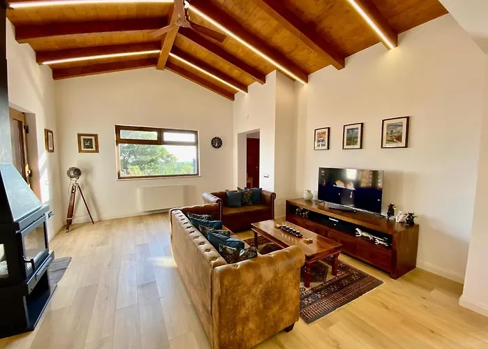 New Entire With Pool And Sea Views